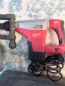 Milwaukee Heavy-Duty Rotary Hammer Drill