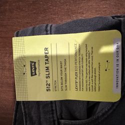 Brand new Levi’s men’s 512 slim taper jeans (W32L30)