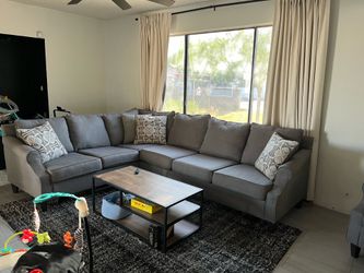 ✨ Like-New Sectional Couch & armchair– Pet Free & Smoke Free – Save $500+!