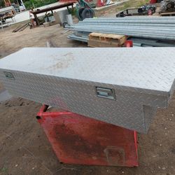 Tool Box Aluminum  Full Size Bed 90$