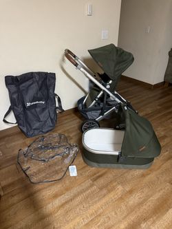 Uppababy Vista V2 Stroller and Bassinet