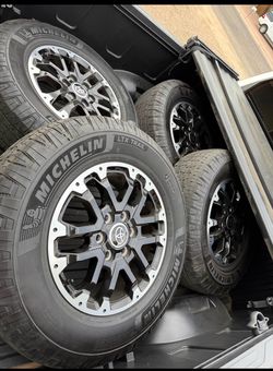 6x139 (6x5.5) 18 Inch Tundra Rims With Tires 265/70/r18