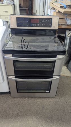 LG double oven stove.