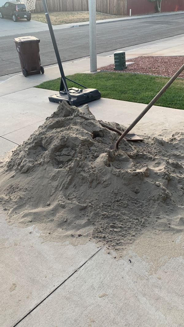 clean sand out of pool