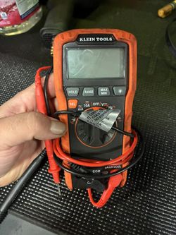 MM700 Klein Tools Digital Multimeter TRMS Low Impedance 1000V