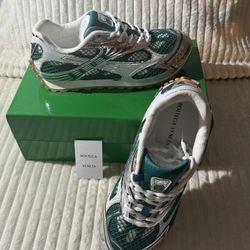 Bottega Sneakers