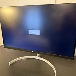 LG UltraFine UHD 27-Inch 4K UHD 2160p Computer Monitor, 27UN850-W IPS with VESA DisplayHDR 400, AMD