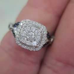 10KW Gold 3/4cttw Diamonds & Sapphire Ring