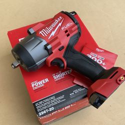 Milwaukee 2677-20 M18 FUEL 18V Lithium-Ion Brushless Cordless 1/2 in. Impact Wrench with Friction Ring (Tool-Only)