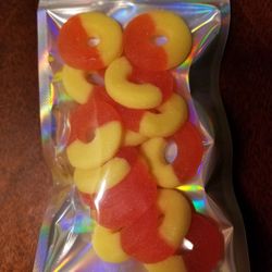 Peach gummiez