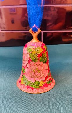 Beautiful cloisonné enamel over metal base Chinese bell with stunning colors and floral motif