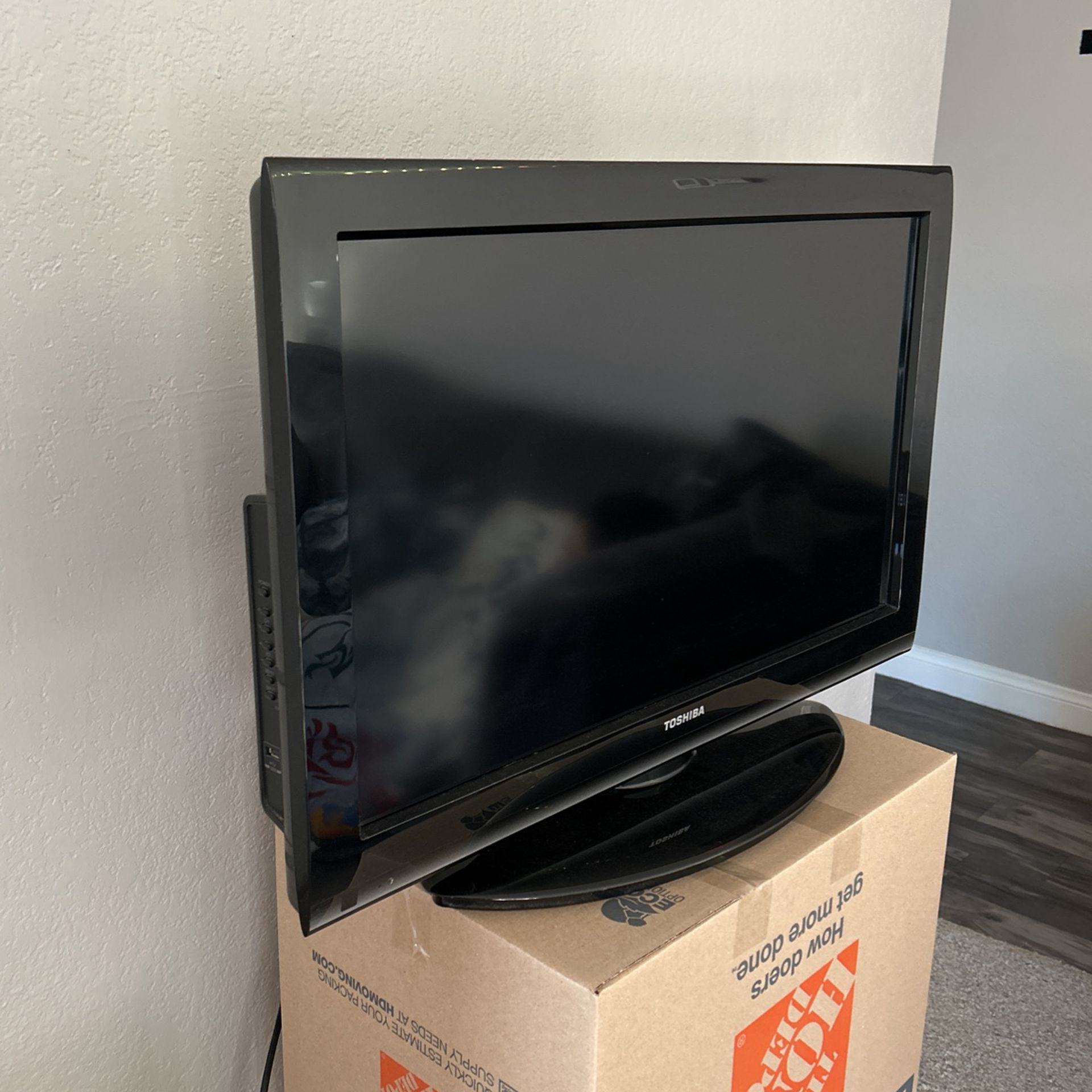 32” TV (not a smart TV)