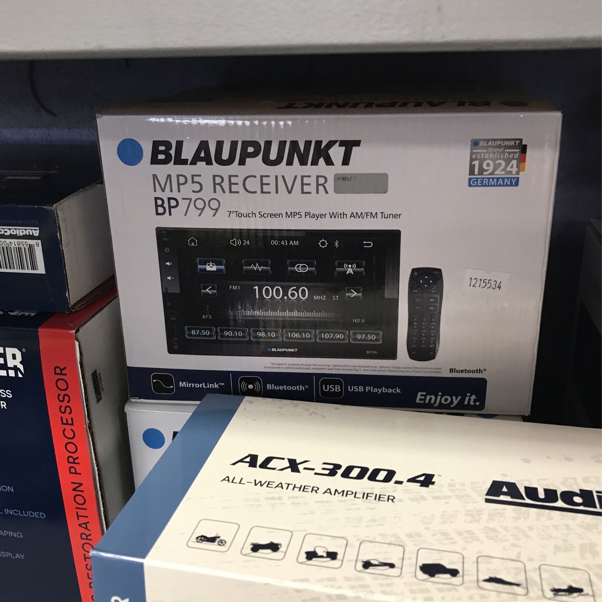 Blaupunkt Double Din Bluetooth Stereo With Apple CarPlay