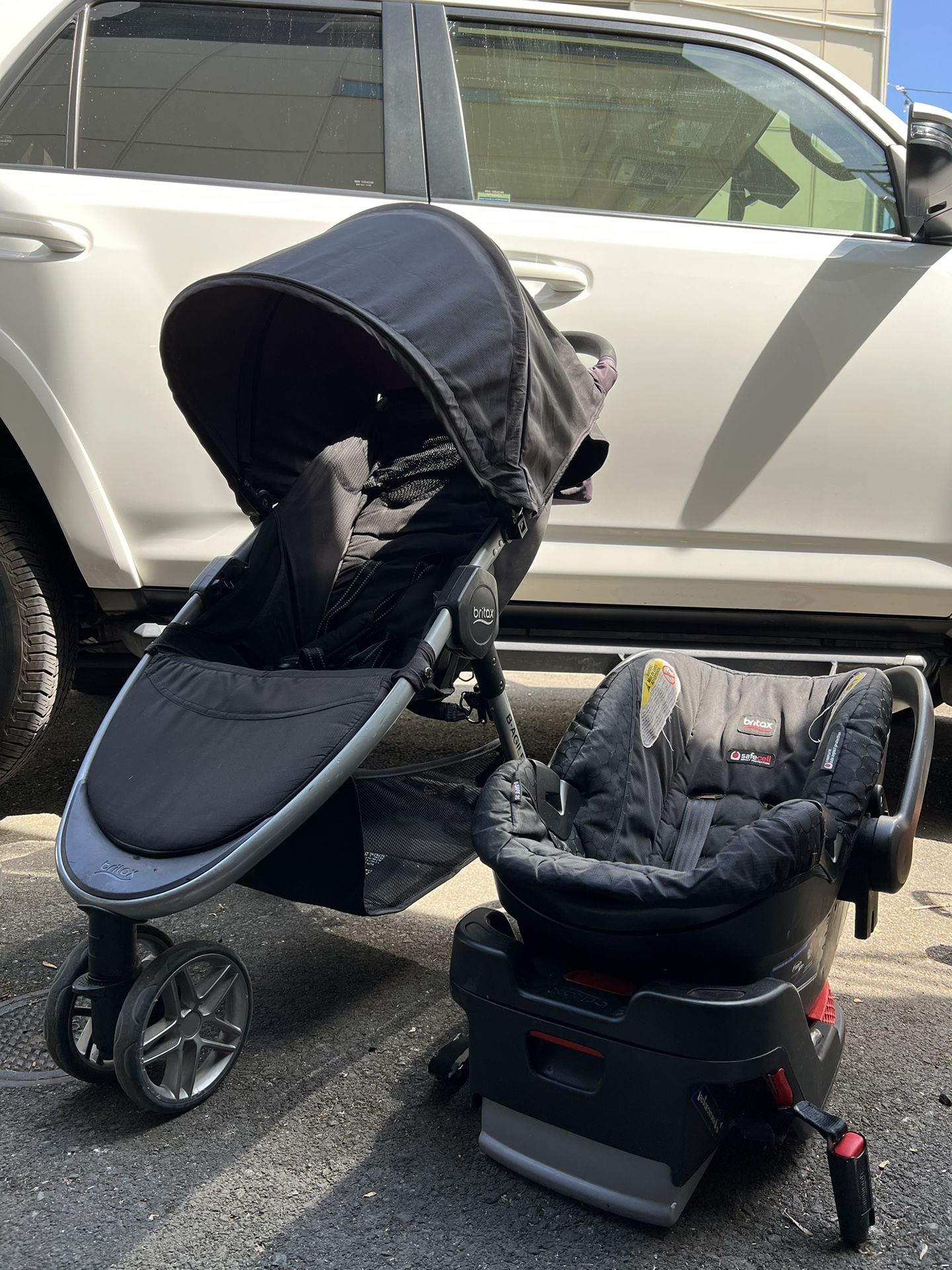 Britax Car seat, Carseat Base, And Stroller Set