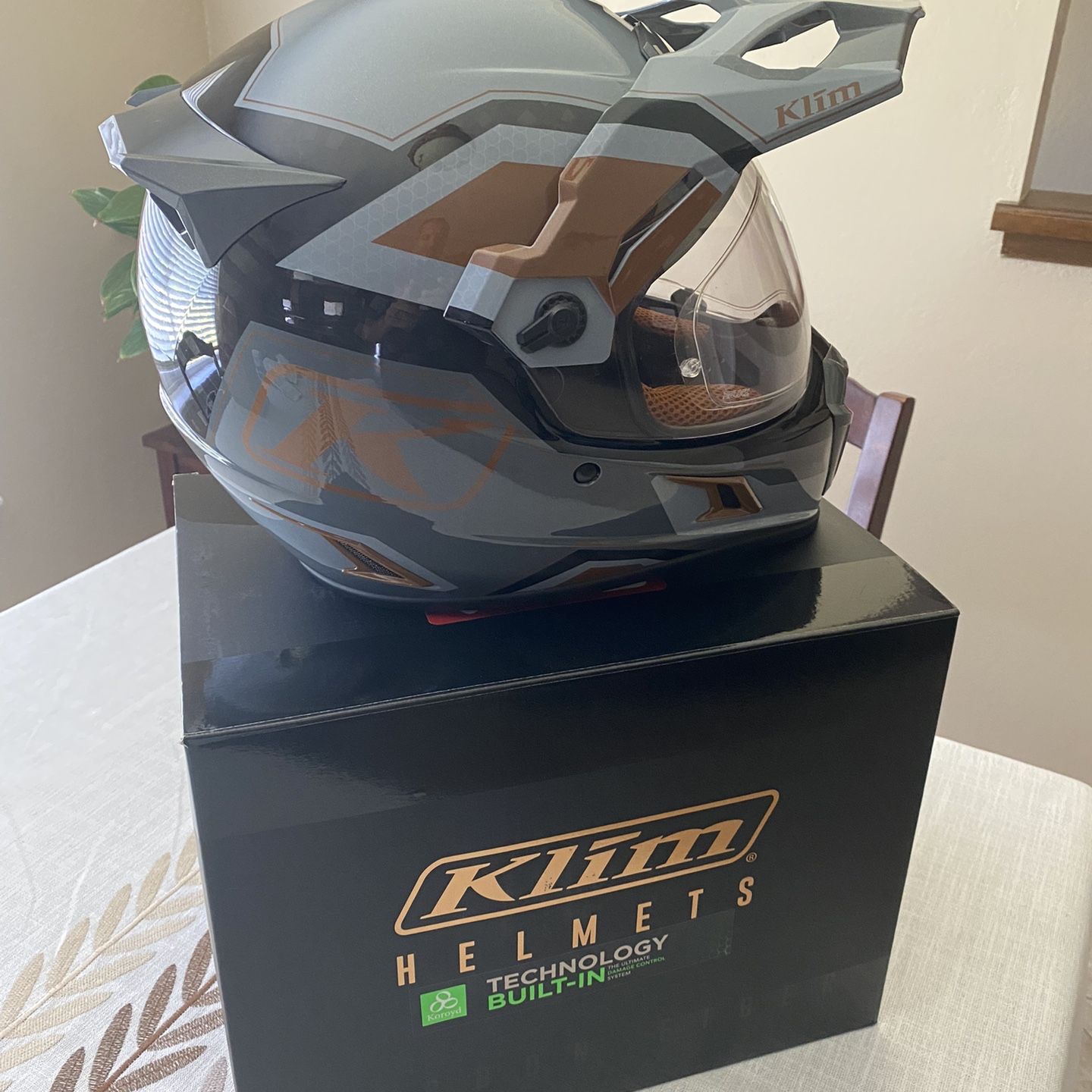 corona motorcycle helmet Colored crowns Cool and Comfortable Riding Corona MIPS Helmet - Outdoor