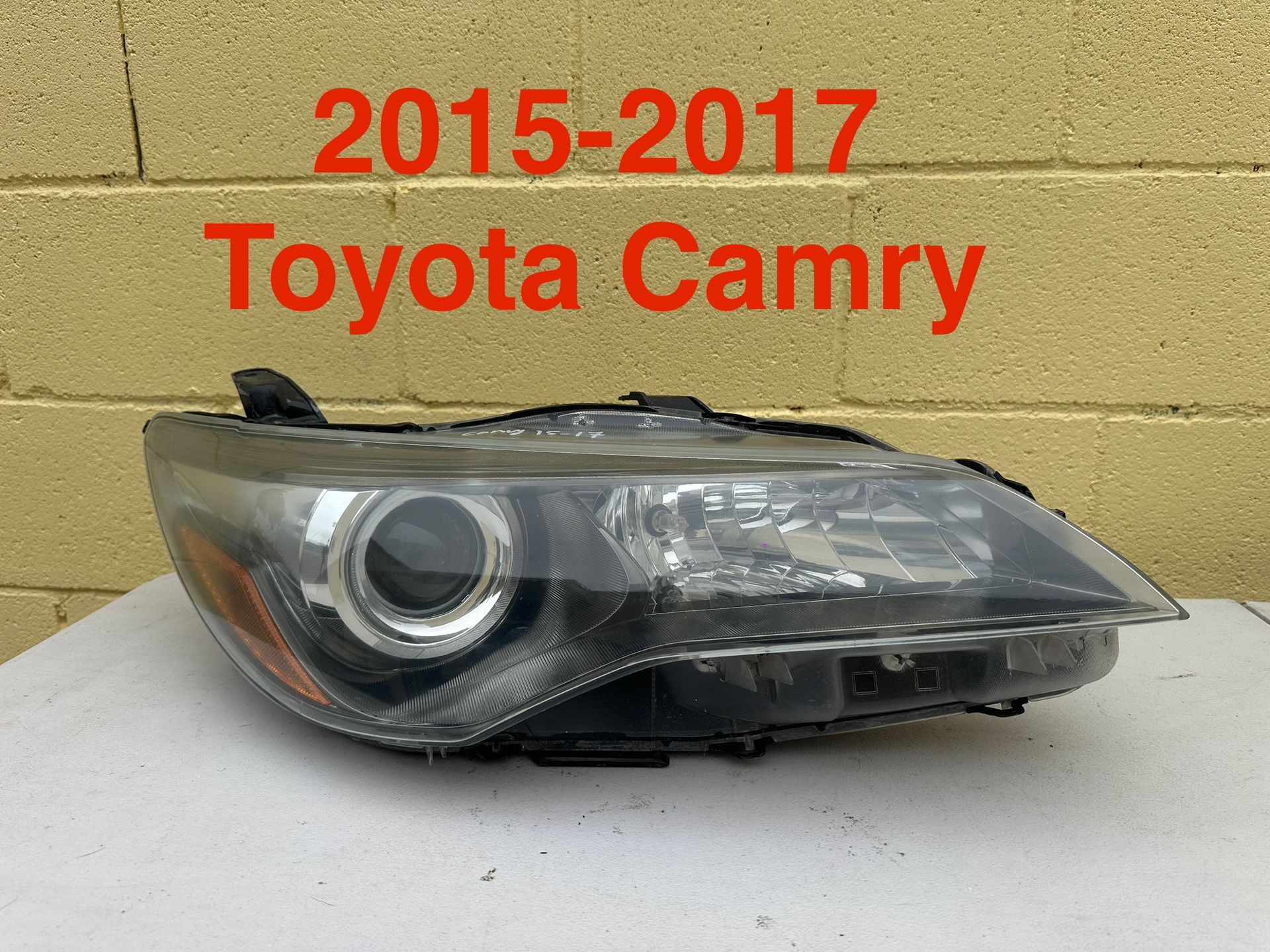 2015-2017 Toyota Camry Headlight