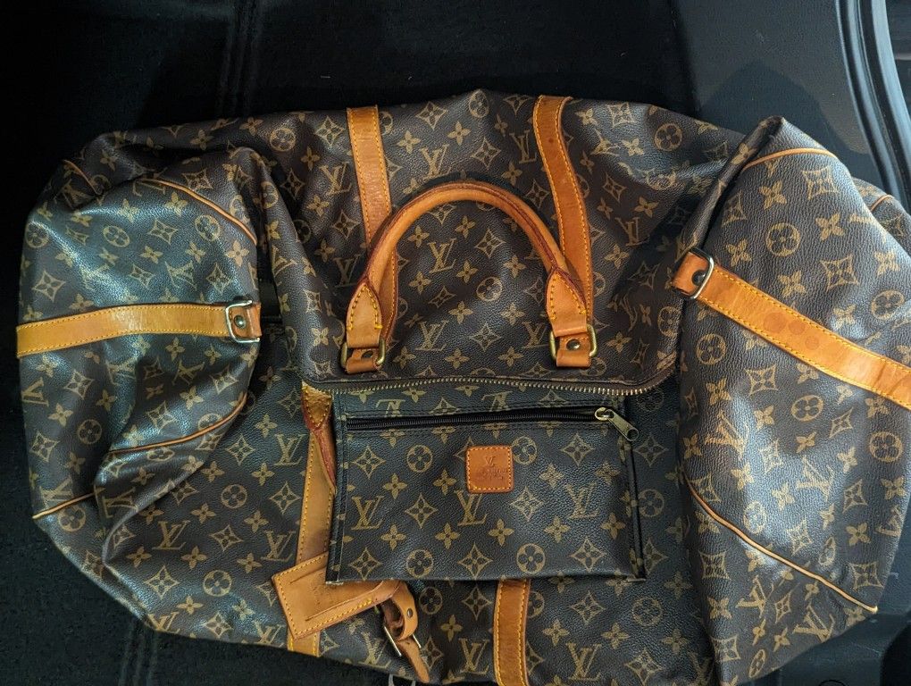 Louis Vuitton Bag/Luggage 