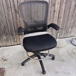 Hi/Lo Black Mesh Desk Chair