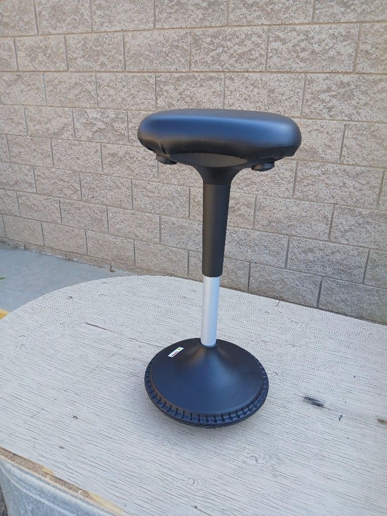 WOBBLE STOOL  2.5ft Tall[ New] Store Pricw 120.00