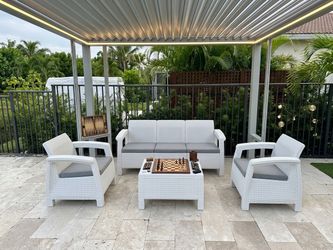 Patio Furniture / / Love seat / Set of chairs and coffee table
