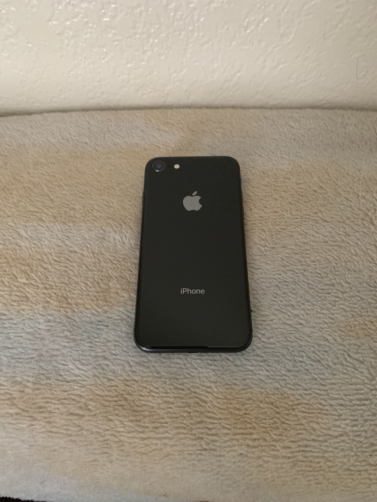 iPhone 8 64gb T-Mobile/Metro- $90 Firm No Trade 