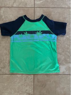 Boys swimsuit shirt size 5T