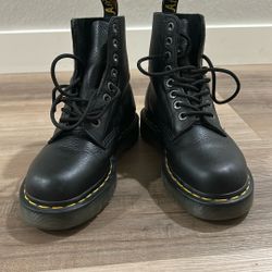 Dr. Martens -1460 Bex Pisa Leather Lace Up Boots