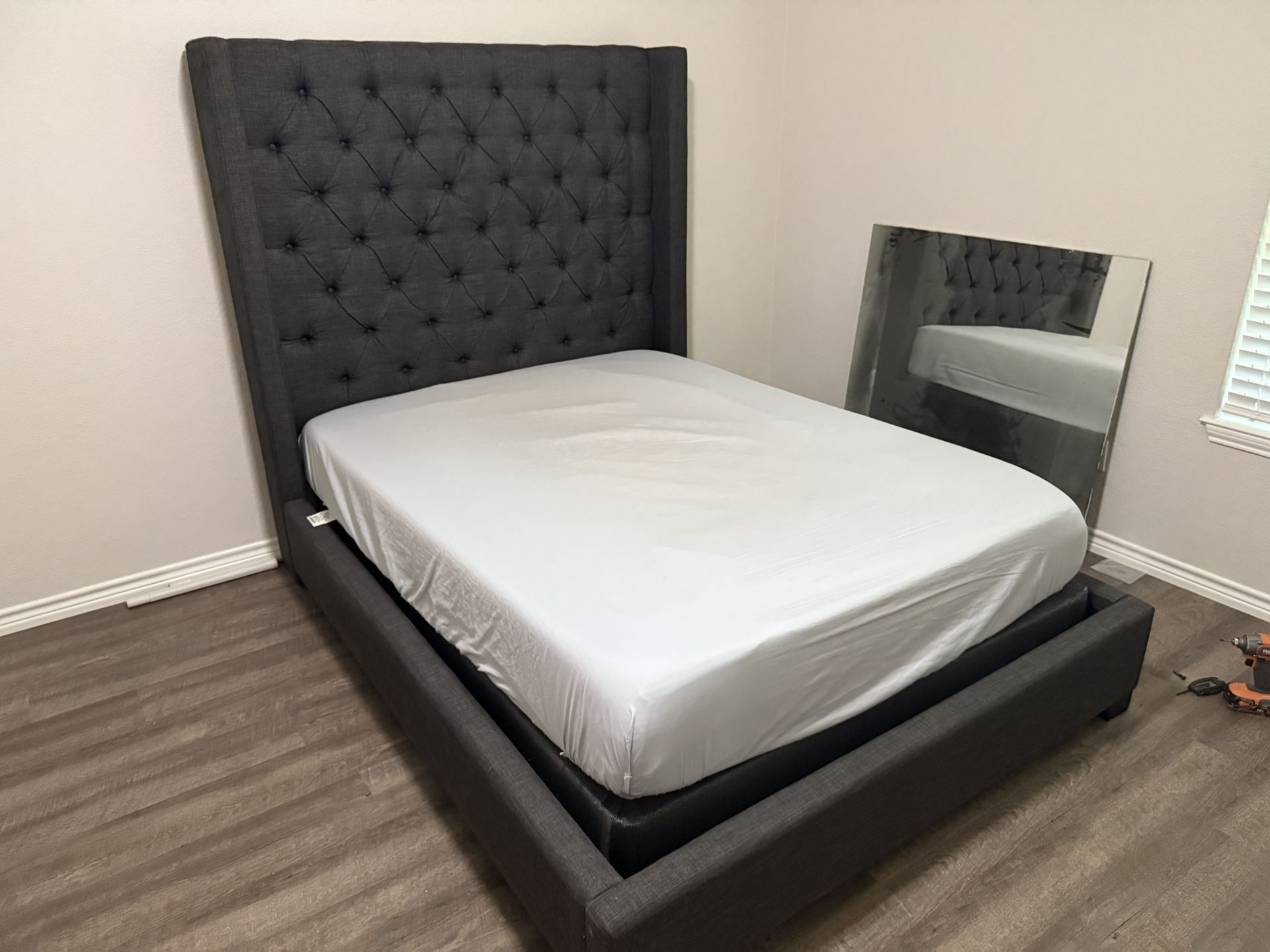 Tufted Bedframe EXCELLENT CONDITION
