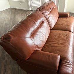 Electric Leather Recliner Couch – Still Comfy & In Good Condition
