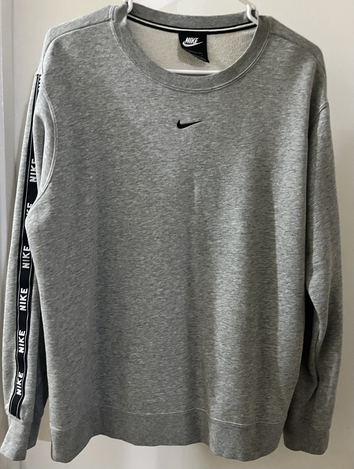 NIKE WOMANS FLEECE (large)