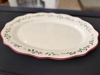 Better Homes & Gardens "Mistletoe" ceramic serving platter and bowl set. Vintage