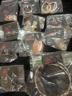 Earrings NEW over 39 pair