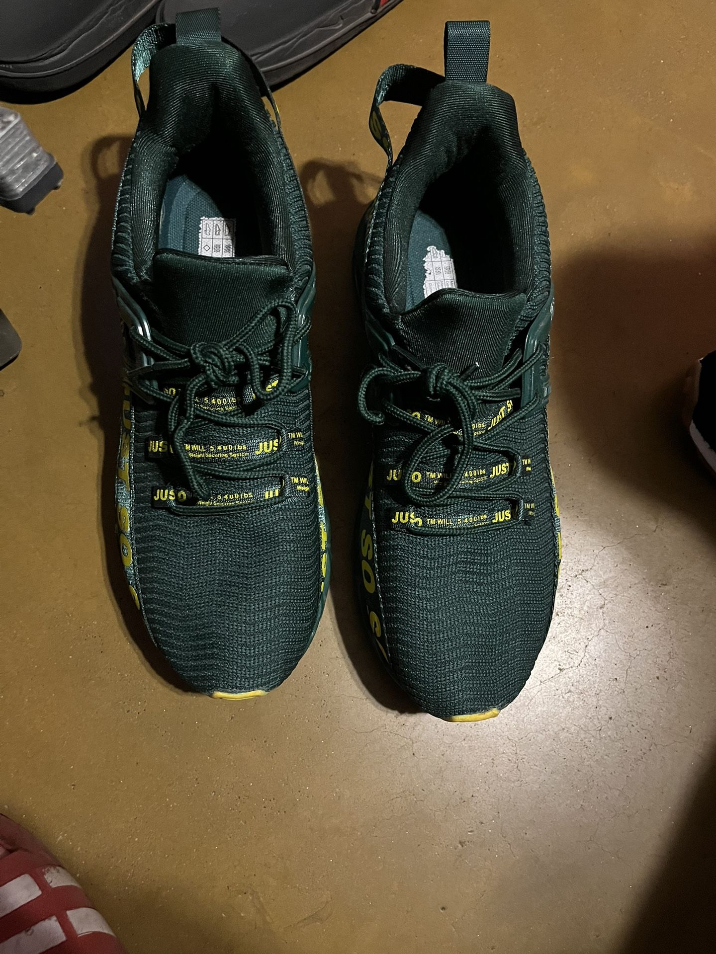 Men’s Shoe Size 10