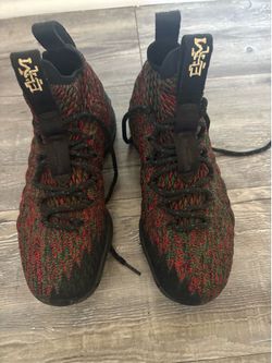 Boys size 5Y Nike Shoes