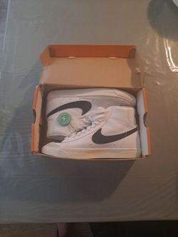 Nike Blazer Mid '77 VNTG Size 7