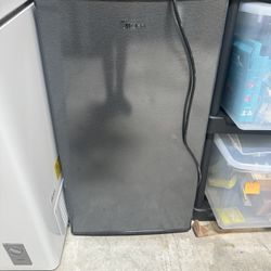 Midea Mini Fridge 