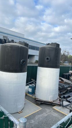 2-800 gallon tanks
