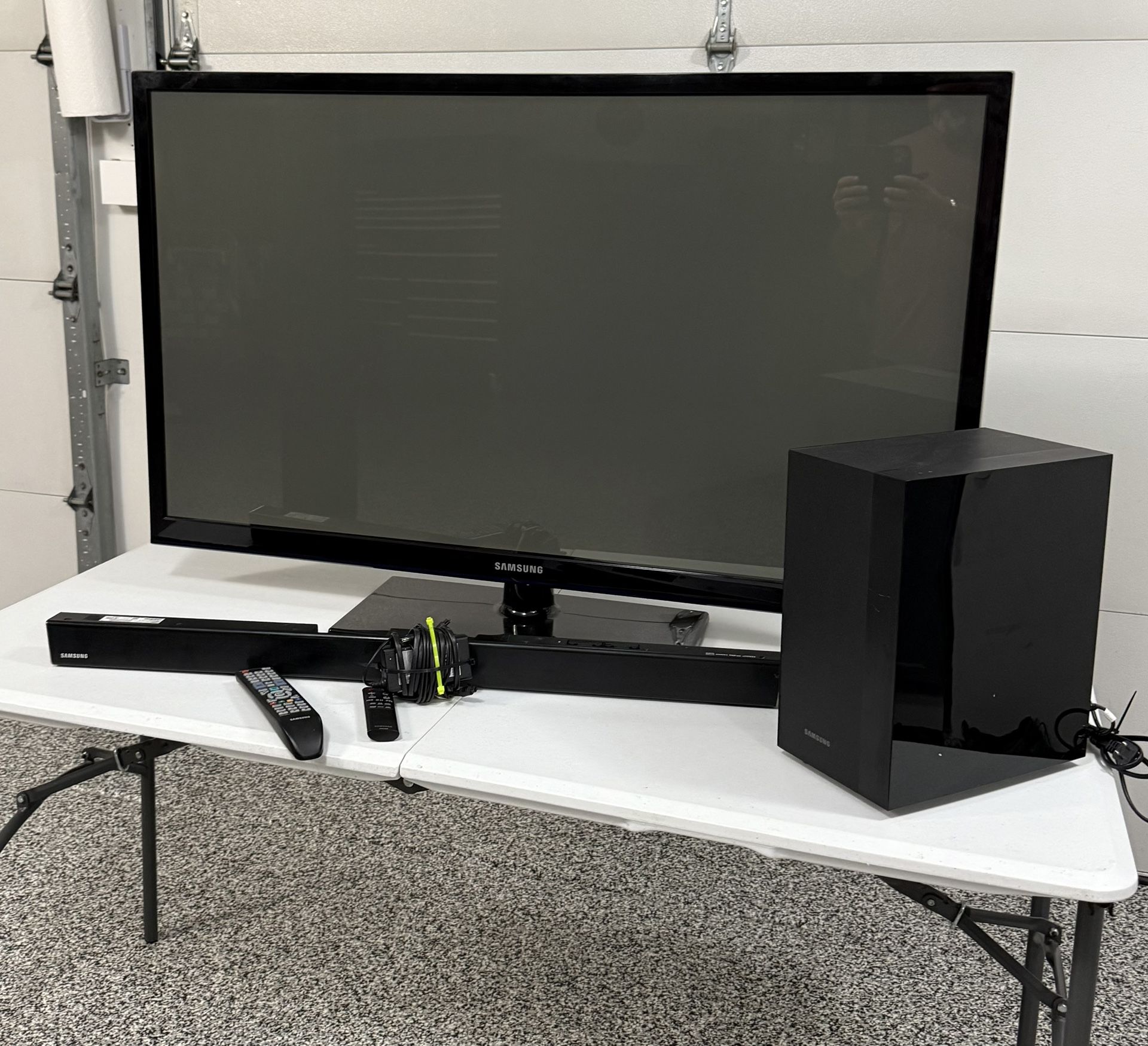 Samsung TV And Sound Bar