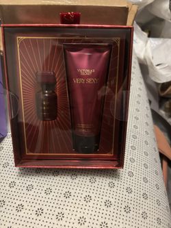 New w/Tags Victoria’s Secret Very Sexy Gift-boxed  Set   .25 oz Eau de Parfum 3.4 oz Fragrance Lotion  $20 Millington Oakland Meets  Wolfchase/Bartl