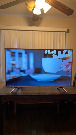 MOVING MUST BE GONE TODAY Stunning 4K 55’ Sharp TV