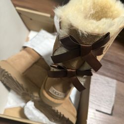 UGG Women's Bailey Bow II Size 10 US Chestnut 1016225 - Authentic