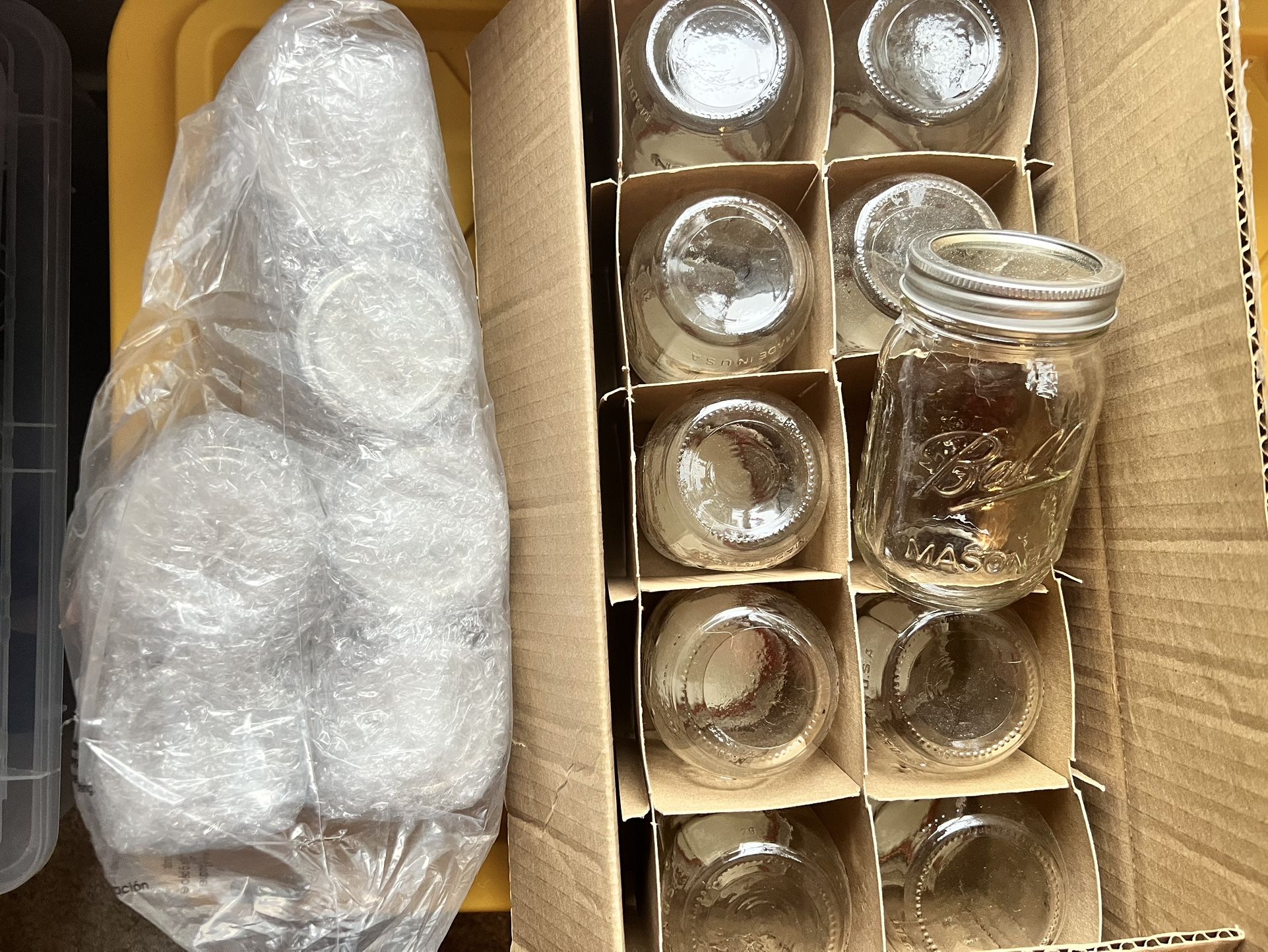 16 of Mason Jars 16 oz