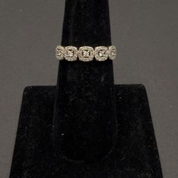 Ladies Gold Diamond Ring