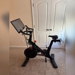 Peloton Bike, All Original Parts Included - Excellent - Mooresville, NC