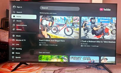 TV Hisense 50” Roku 4K UHD Smart TV 50R6E4 – Like New