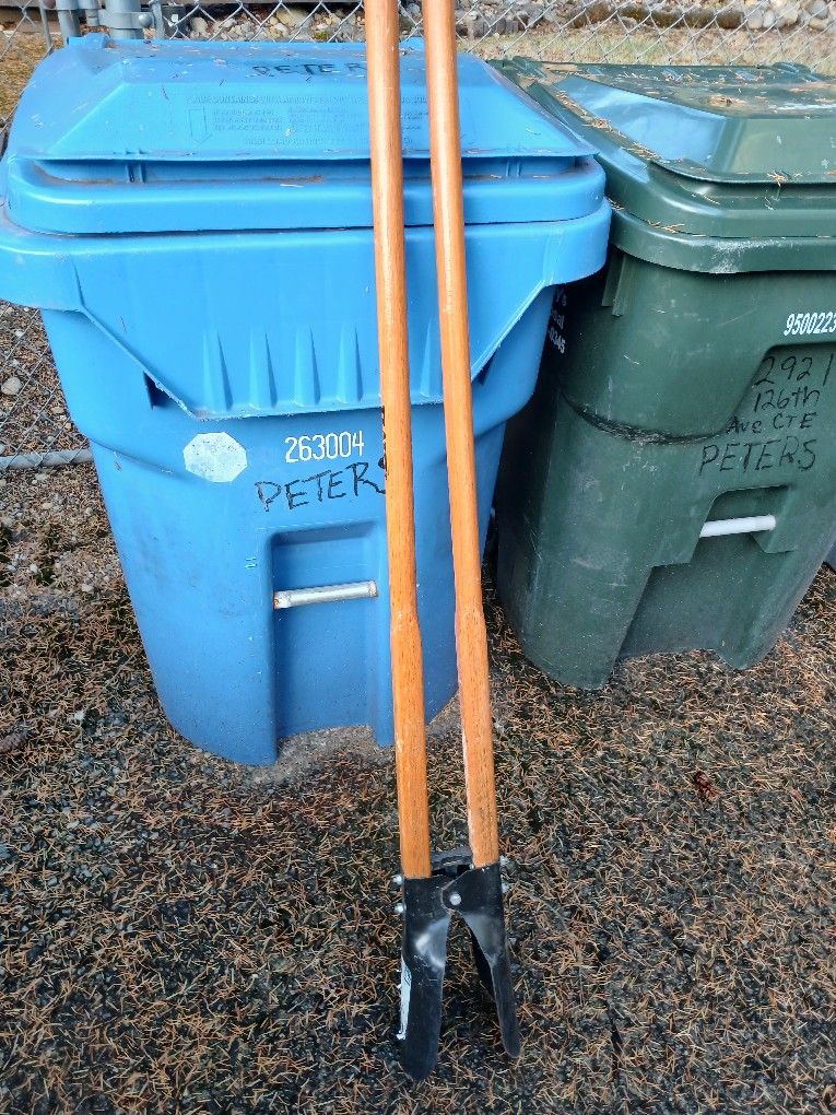 Anvil Post Hole Digger