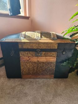 Victorian era dome top steamer truck