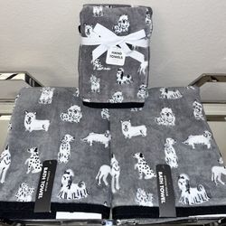4-NWT ENVOGUE COTTON VELOUR MULTI DOGS DESIGN TOWELS BUNDLE