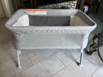 Baby Bassinet with Adjustable Legs
