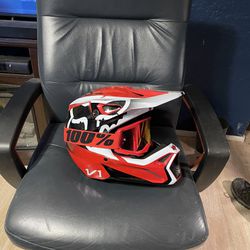 Fox V1 Moto helmet With 100% Goggles